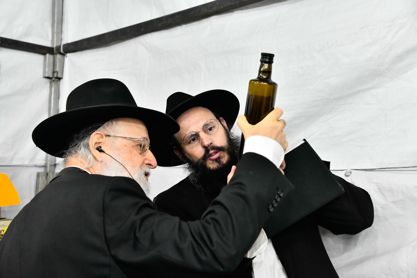 אווירת ערב חנוכה בב"ב