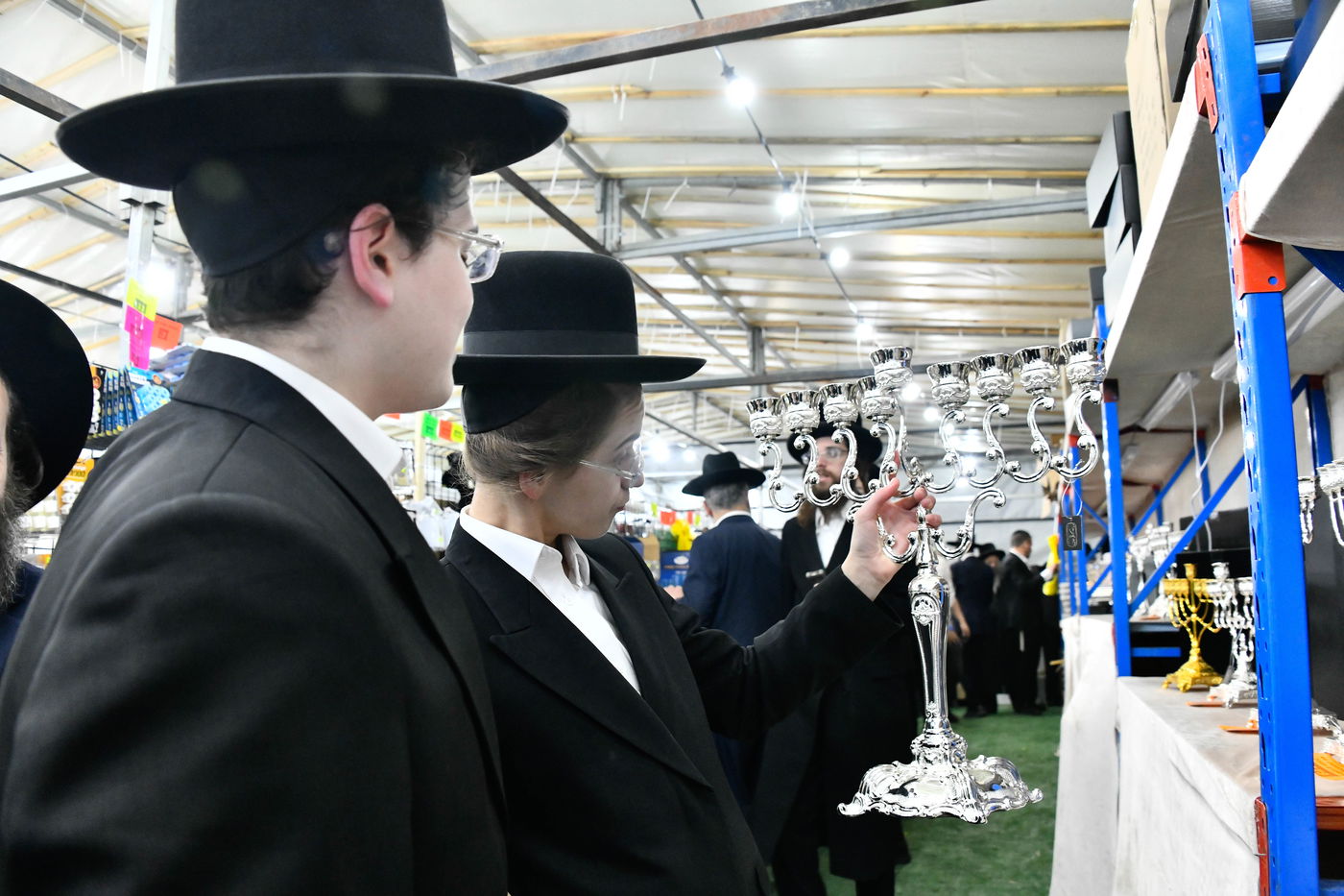 אווירת ערב חנוכה בב"ב