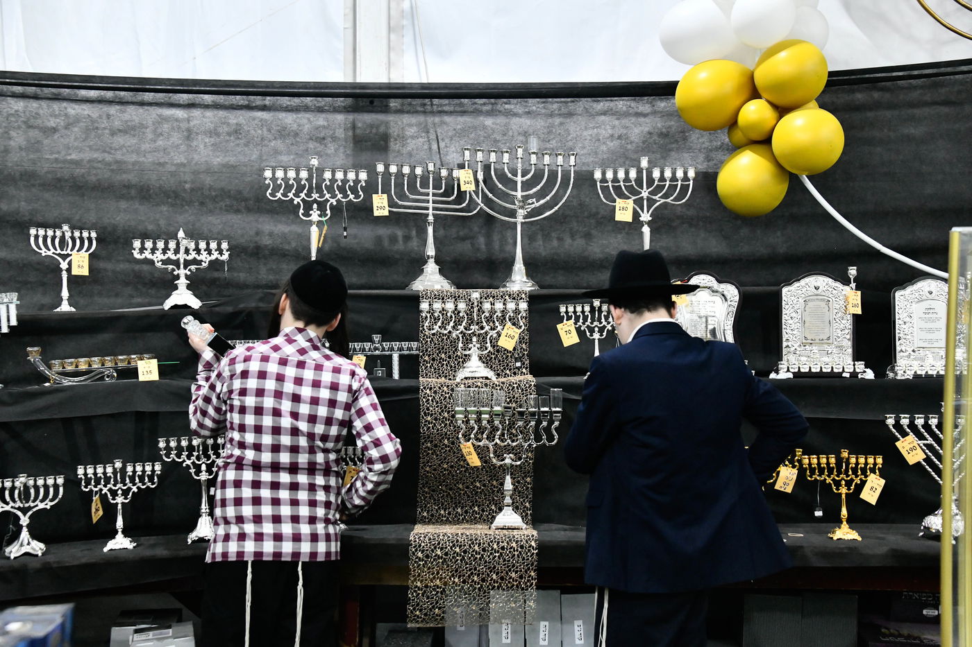 אווירת ערב חנוכה בב"ב