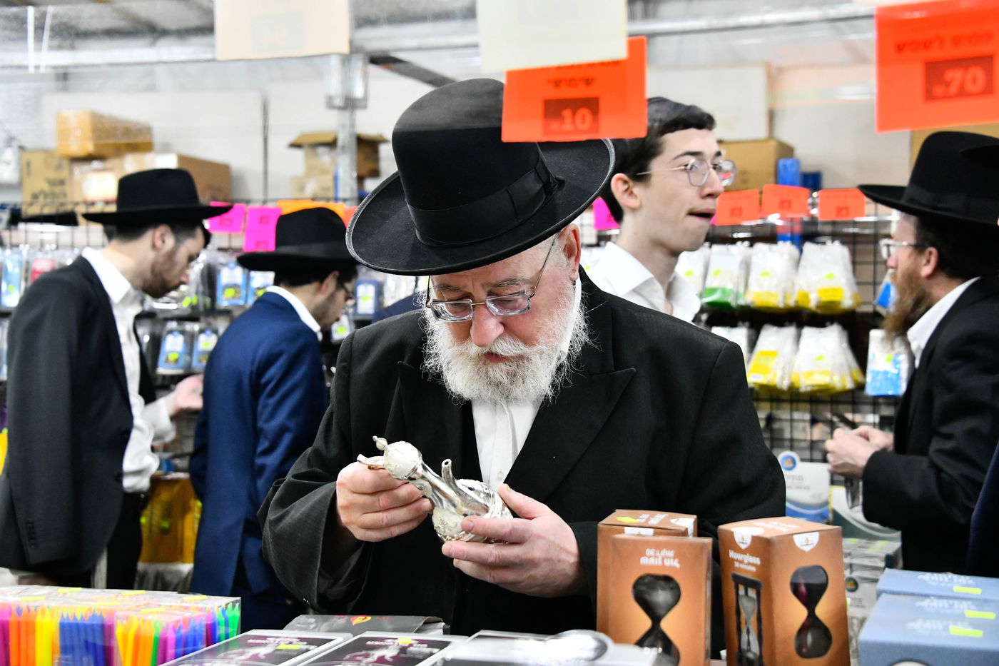 אווירת ערב חנוכה בב"ב