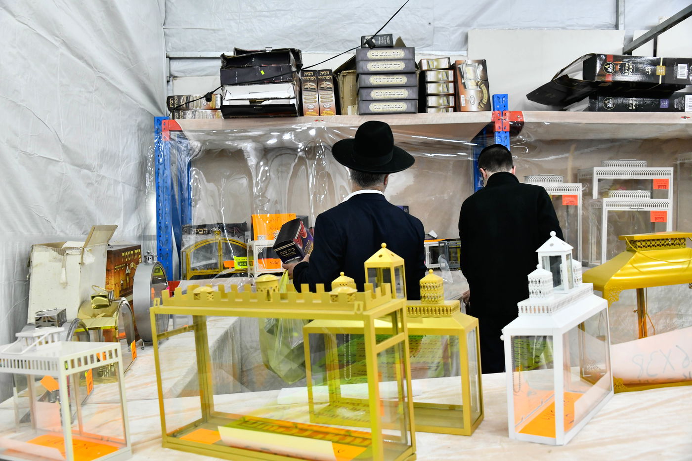 אווירת ערב חנוכה בב"ב