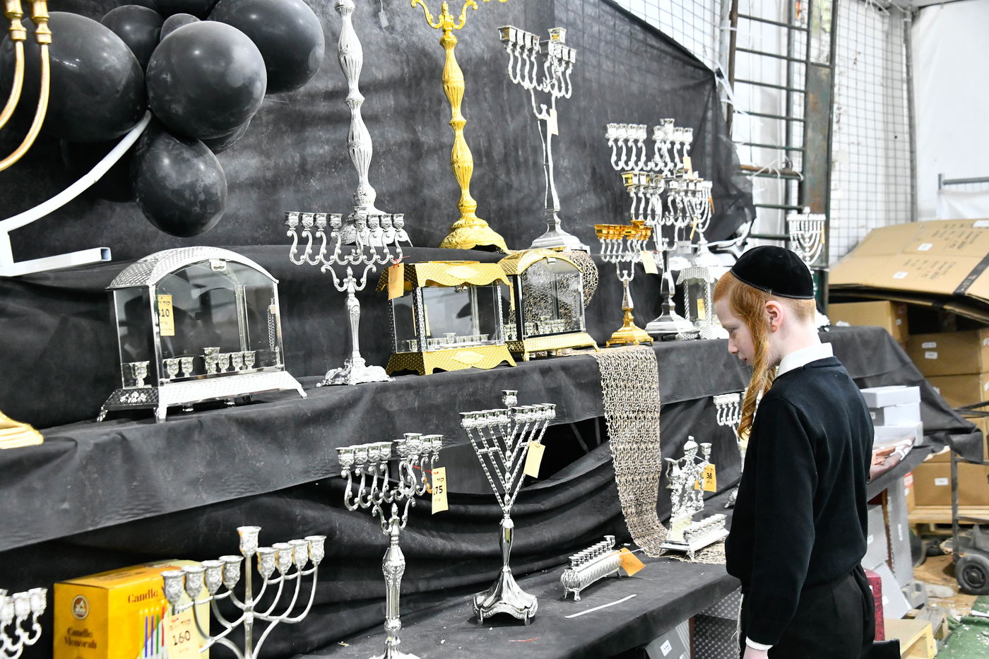 אווירת ערב חנוכה בב"ב