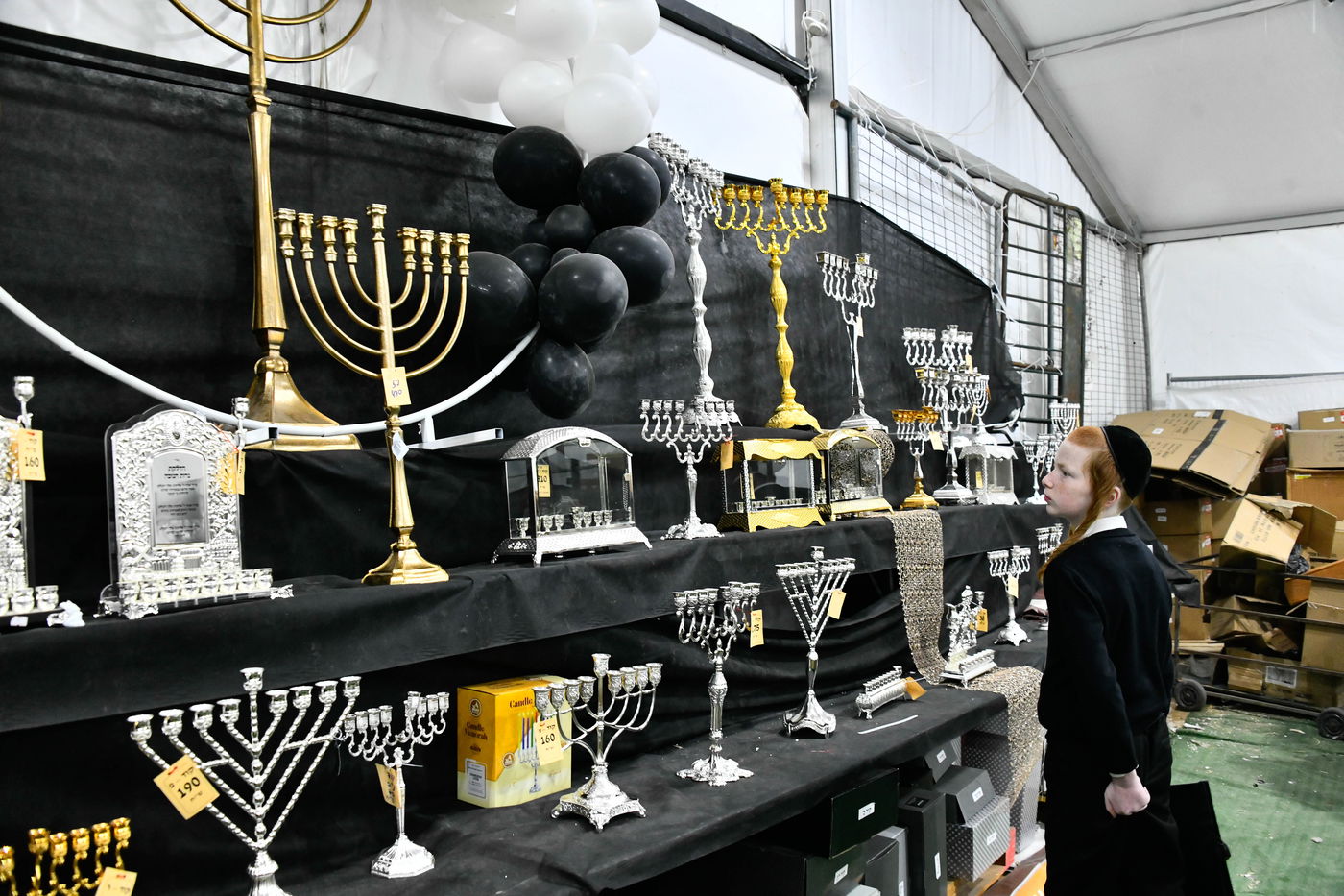 אווירת ערב חנוכה בב"ב