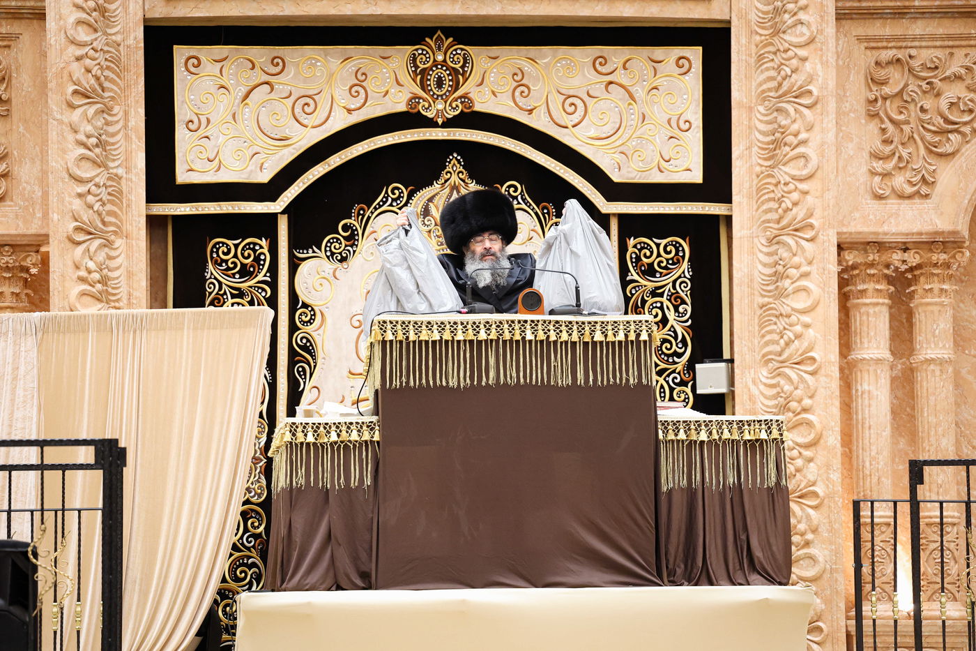 כינוס נגד פגעי הטכנולוגיה ע"י הגה"צ רבי צבי מאיר זילברברג