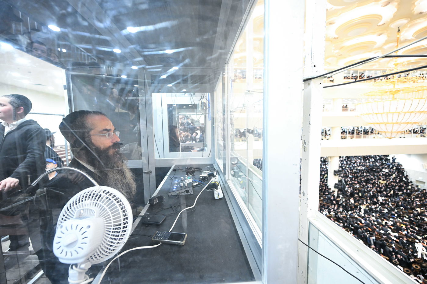 כינוס נגד פגעי הטכנולוגיה ע"י הגה"צ רבי צבי מאיר זילברברג