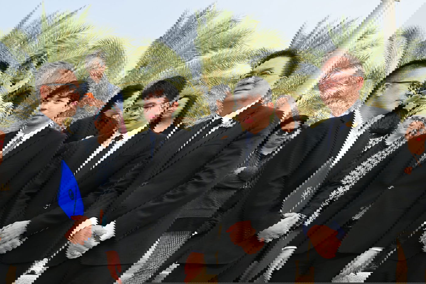 נפרדים מסותטיסאק רינטלאק