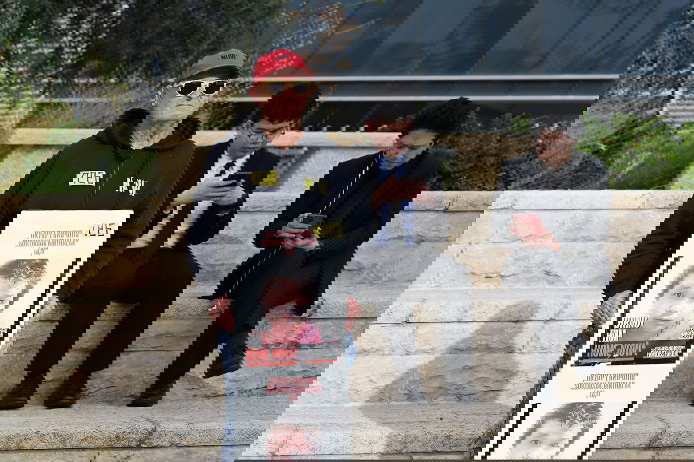 נפרדים מסותטיסאק רינטלאק