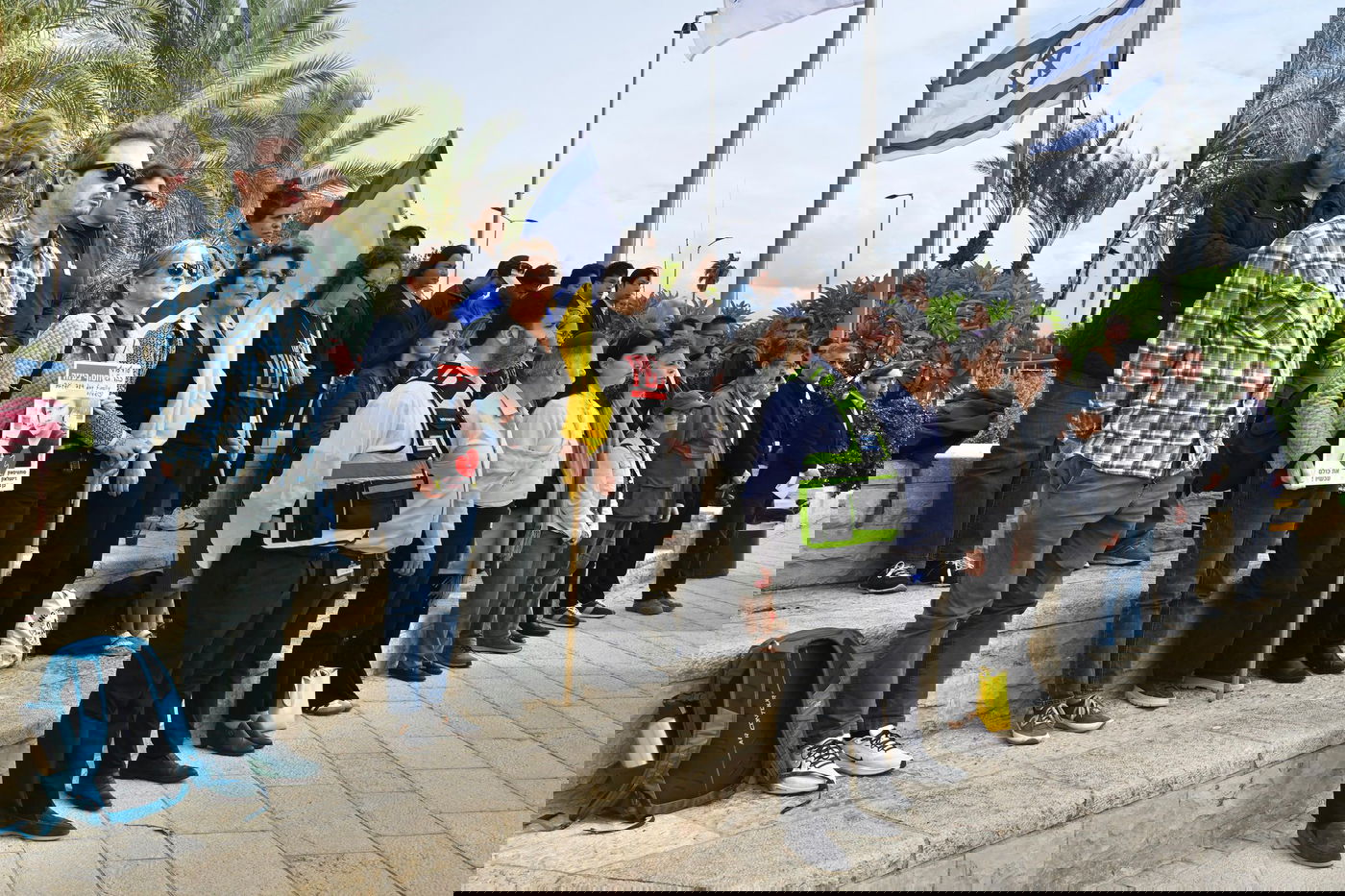 נפרדים מסותטיסאק רינטלאק