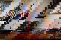 אוחנה וג'ונסון