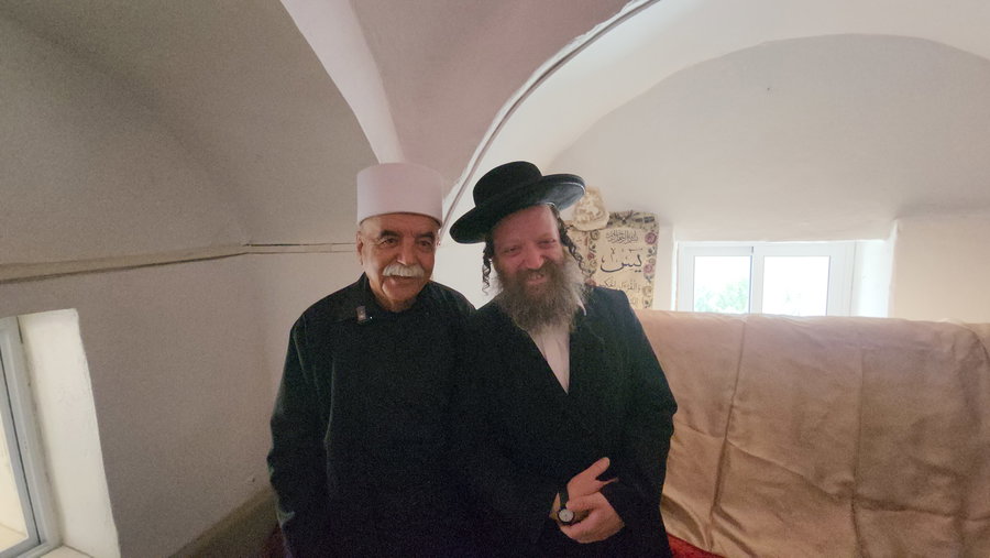 קבר אליהו הנביא? יענקל'ה קורנבליט משתטח בנבי חאד'ר