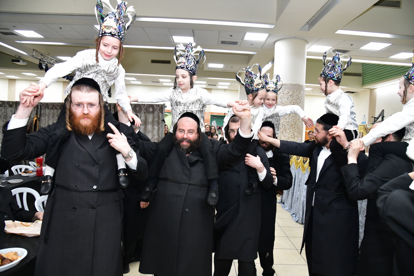 מסיבת חומש בת"ת סערט ויז'ניץ בב"ב