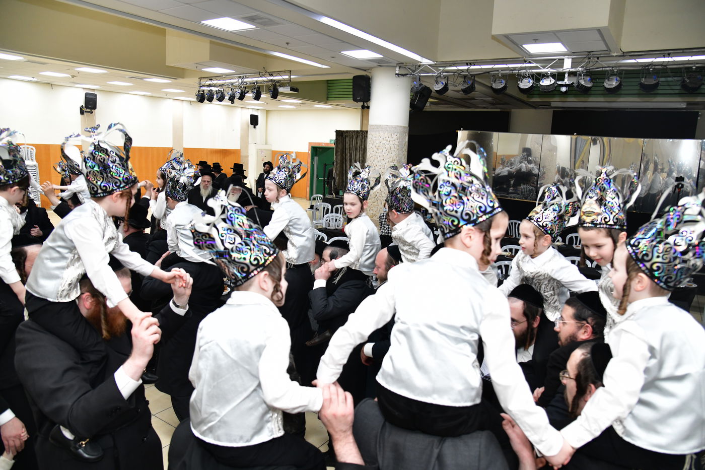 מסיבת חומש בת"ת סערט ויז'ניץ בב"ב