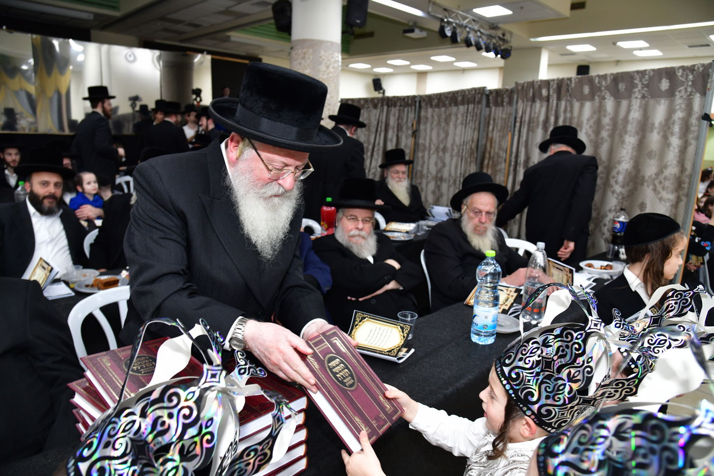 מסיבת חומש בת"ת סערט ויז'ניץ בב"ב