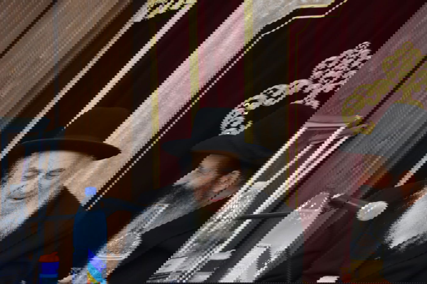 הגה"ח אליהו לנדא בהתוועדות י"ט כסלו