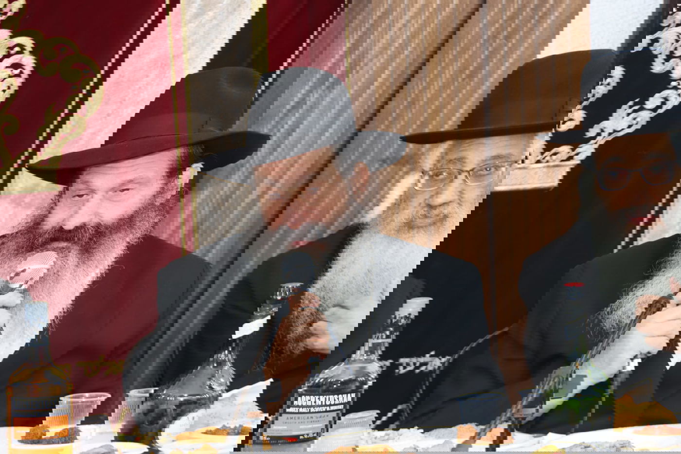 הרב שלום מרדכי רובשקין בהתוועדות י"ט כסלו