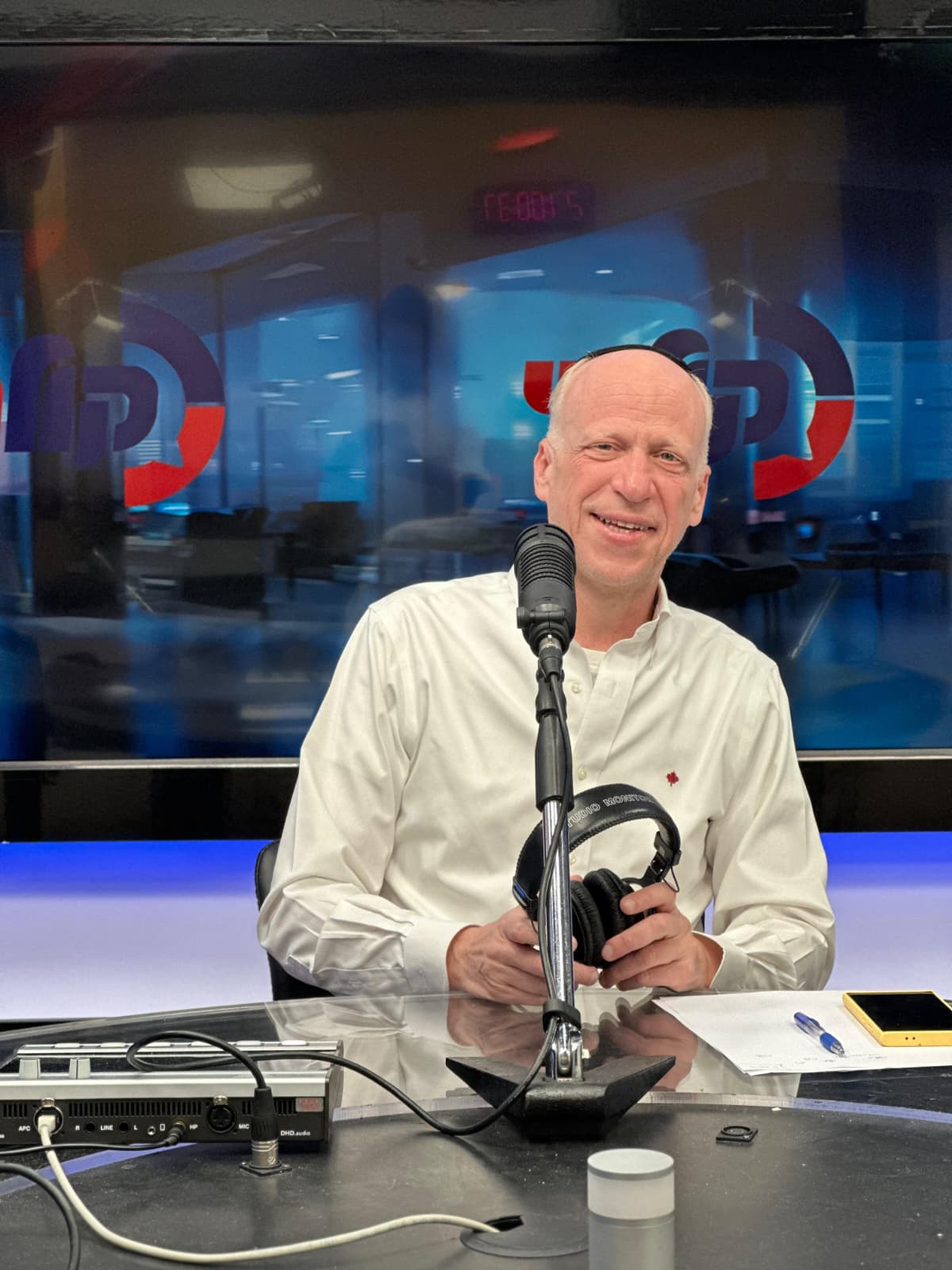 אלמונים פרצו לביתו של שדרן הרדיו החרדי - המשטרה פתחה בחקירה