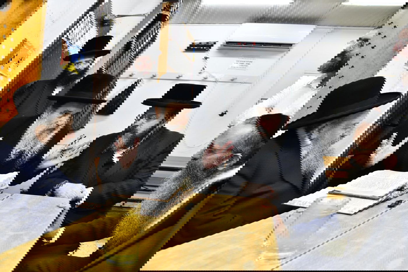 האדמו"ר מאשלג בביקור אצל הגר"ד בצרי