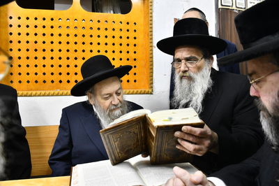 האדמו"ר מאשלג בביקור אצל הגר"ד בצרי