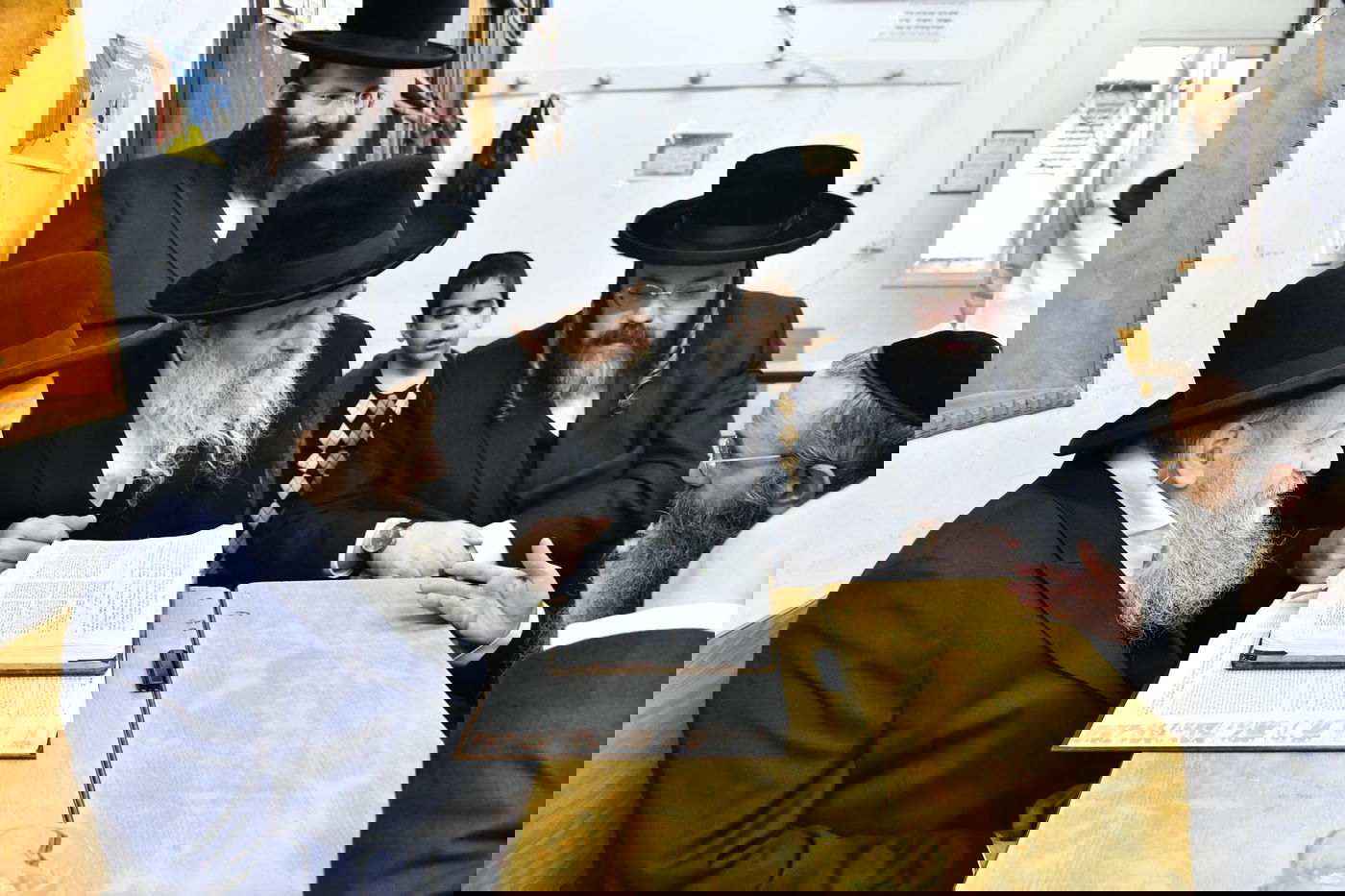 האדמו"ר מאשלג בביקור אצל הגר"ד בצרי