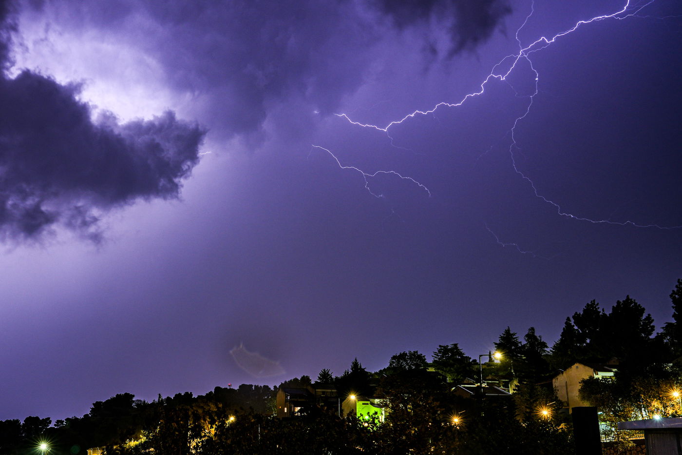 גשמים חזקים ברחבי הארץ | סופות רעמים וחשש חמור משטפונות • כל מה שצפוי יום אחר יום עד שבת