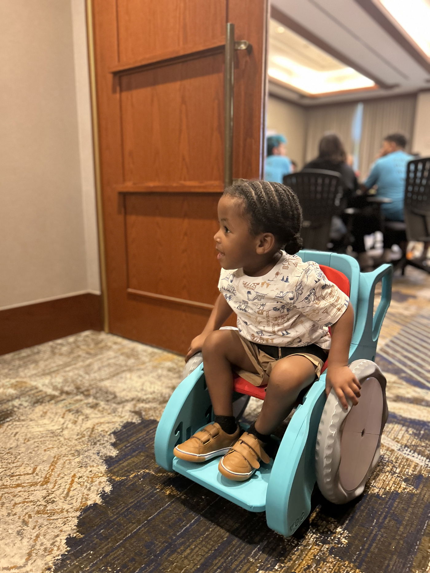 מסייע לילדים עם מוגבלויות