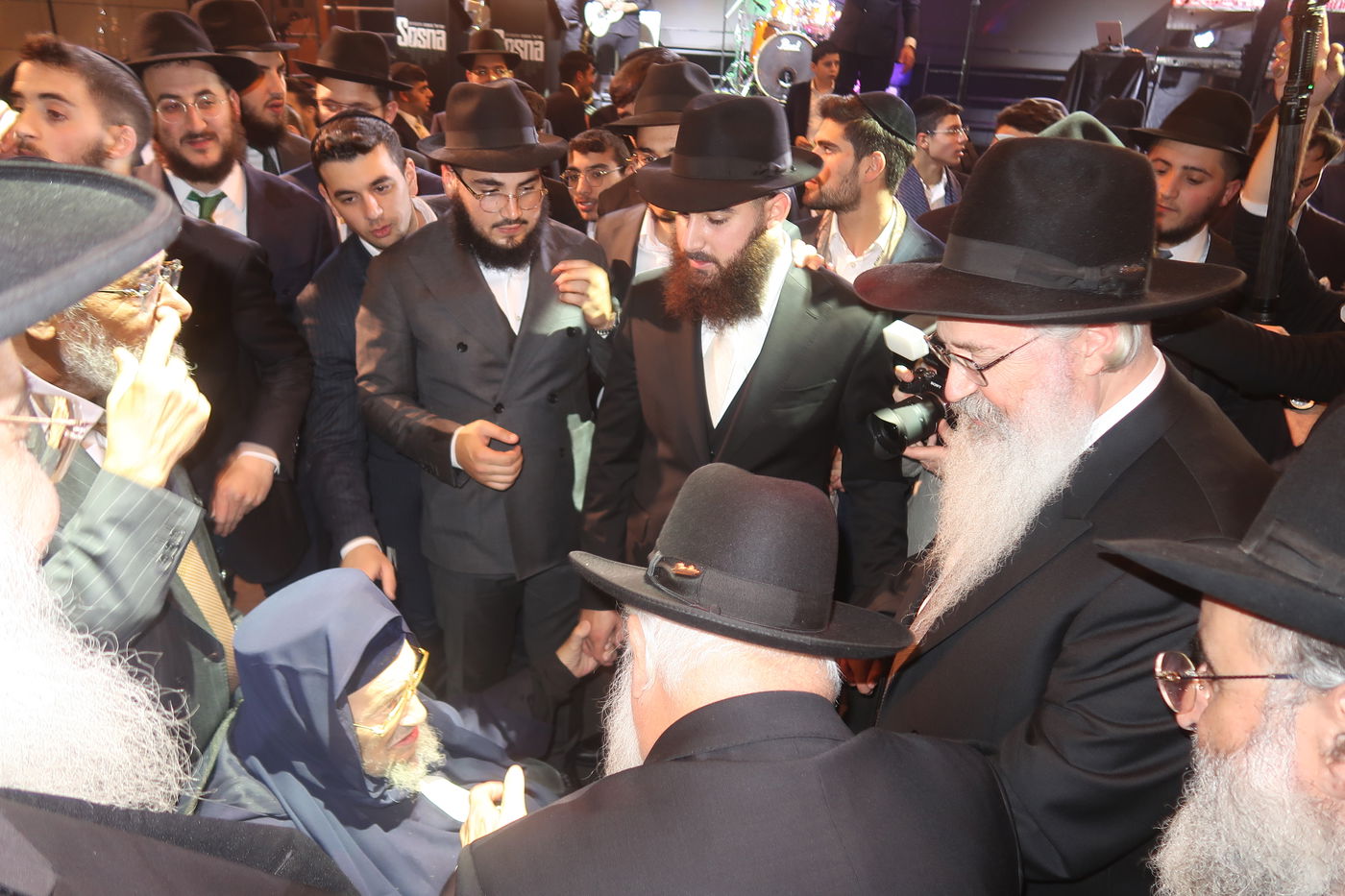 שמחת נישואי נכדי האדמו"רים רבי ברוך אבוחצירא ורבי יחיאל אבוחצירא