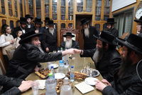 שמחת אירוסי נכדת האדמו"ר מצאנז