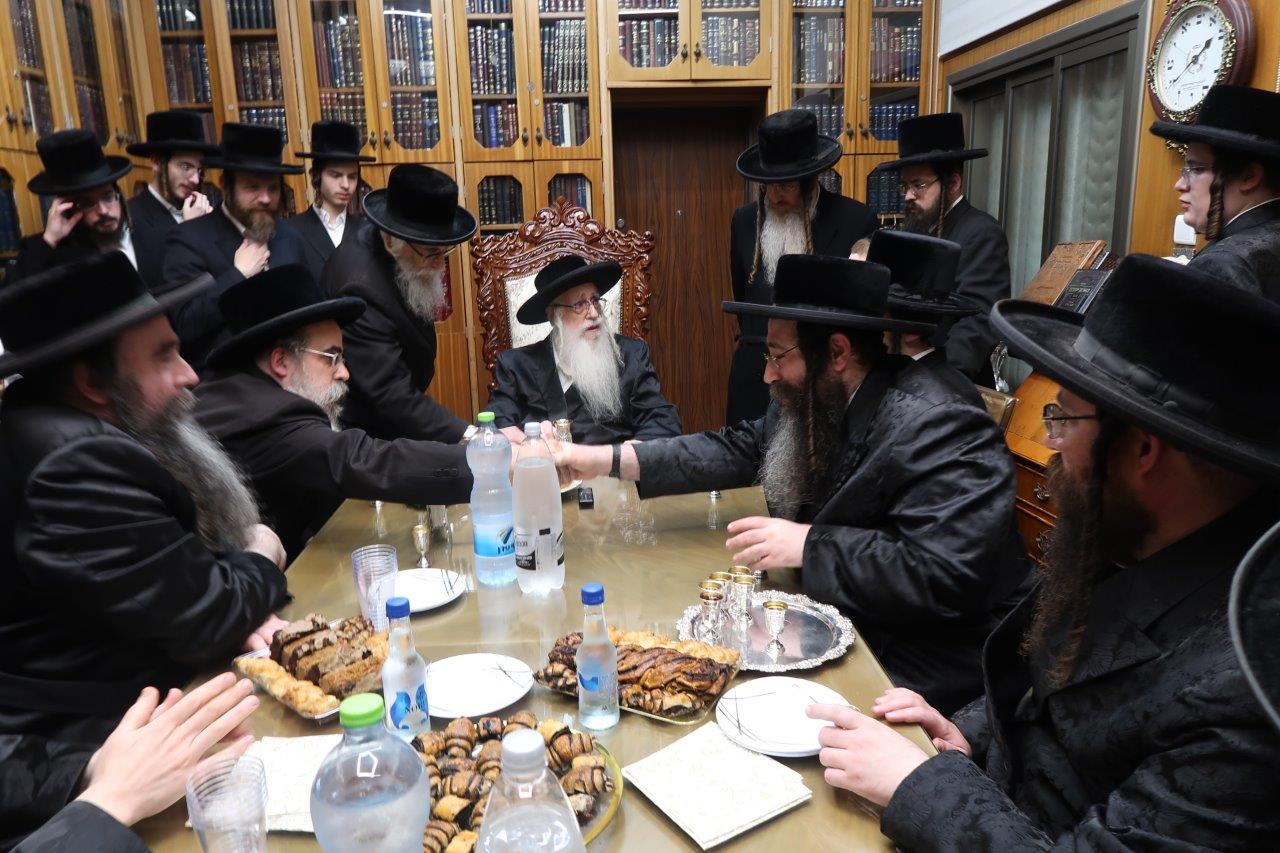 שמחת אירוסי נכדת האדמו"ר מצאנז