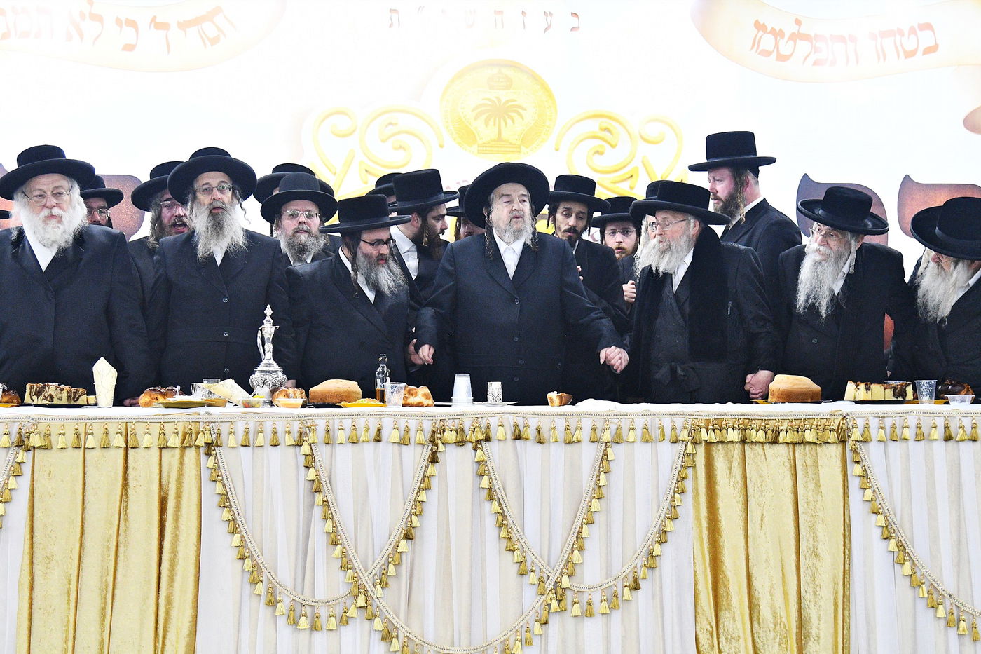 הגה"צ רבי יעקב מאיר שכטר במסיבת כ"א כסלו בסאטמר ירושלים