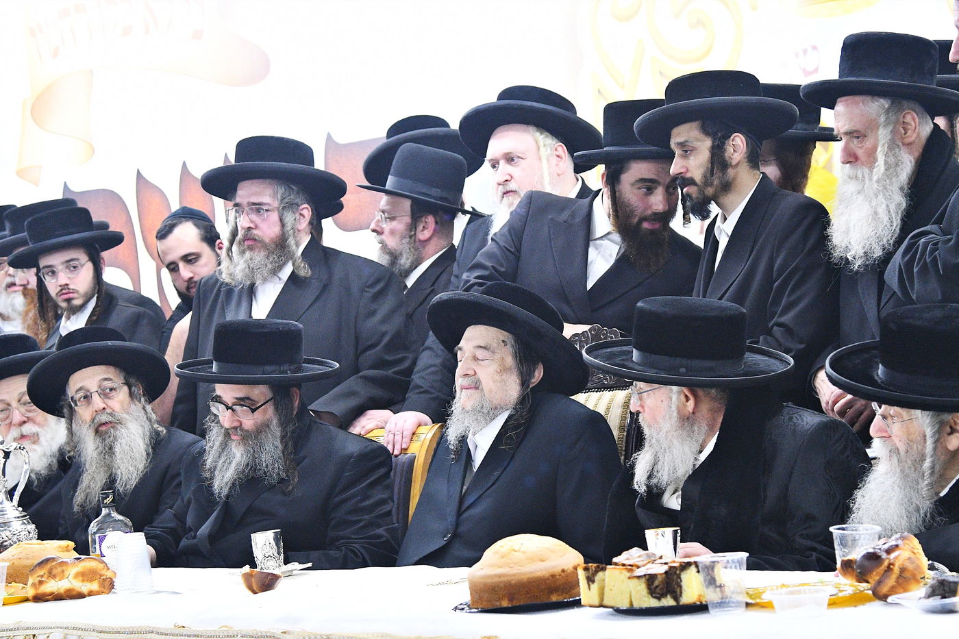 הגה"צ רבי יעקב מאיר שכטר במסיבת כ"א כסלו בסאטמר ירושלים