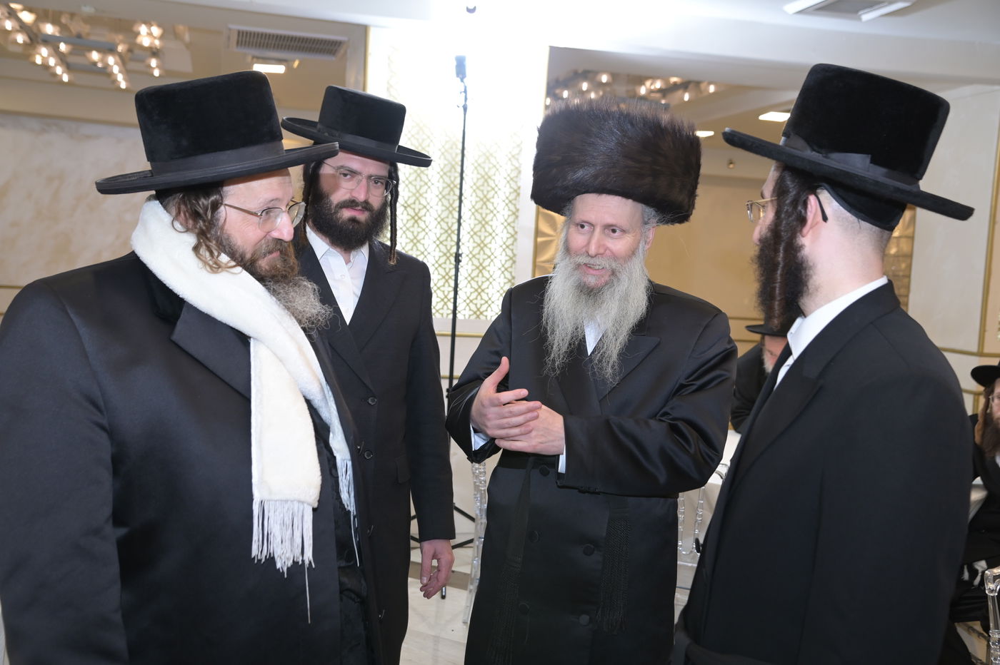 שמחת האירוסין בחצרות וואסלוי - אנטניא - קוז'ניץ