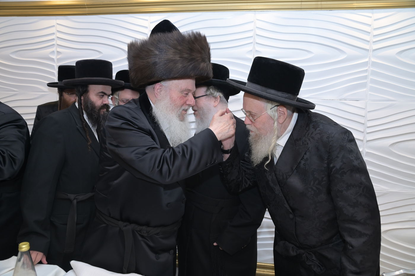 שמחת האירוסין בחצרות וואסלוי - אנטניא - קוז'ניץ