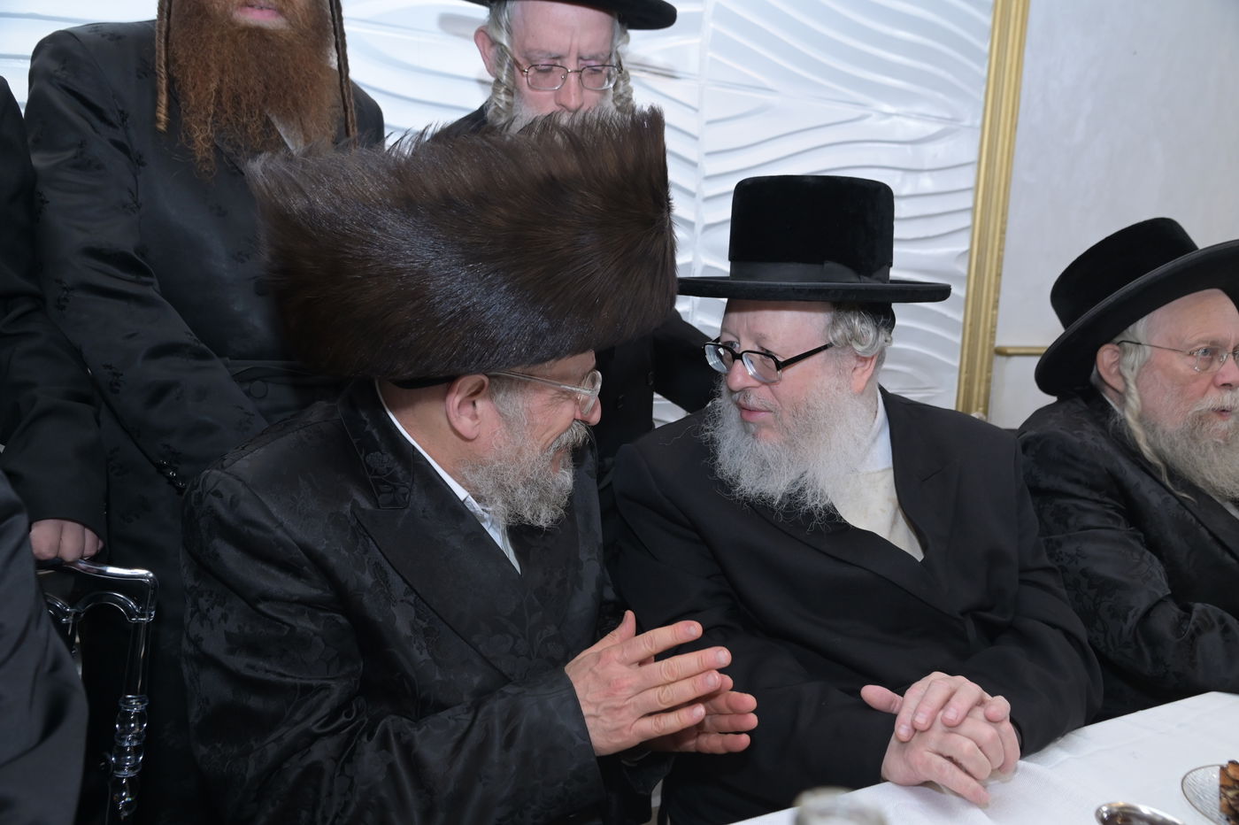 שמחת האירוסין בחצרות וואסלוי - אנטניא - קוז'ניץ