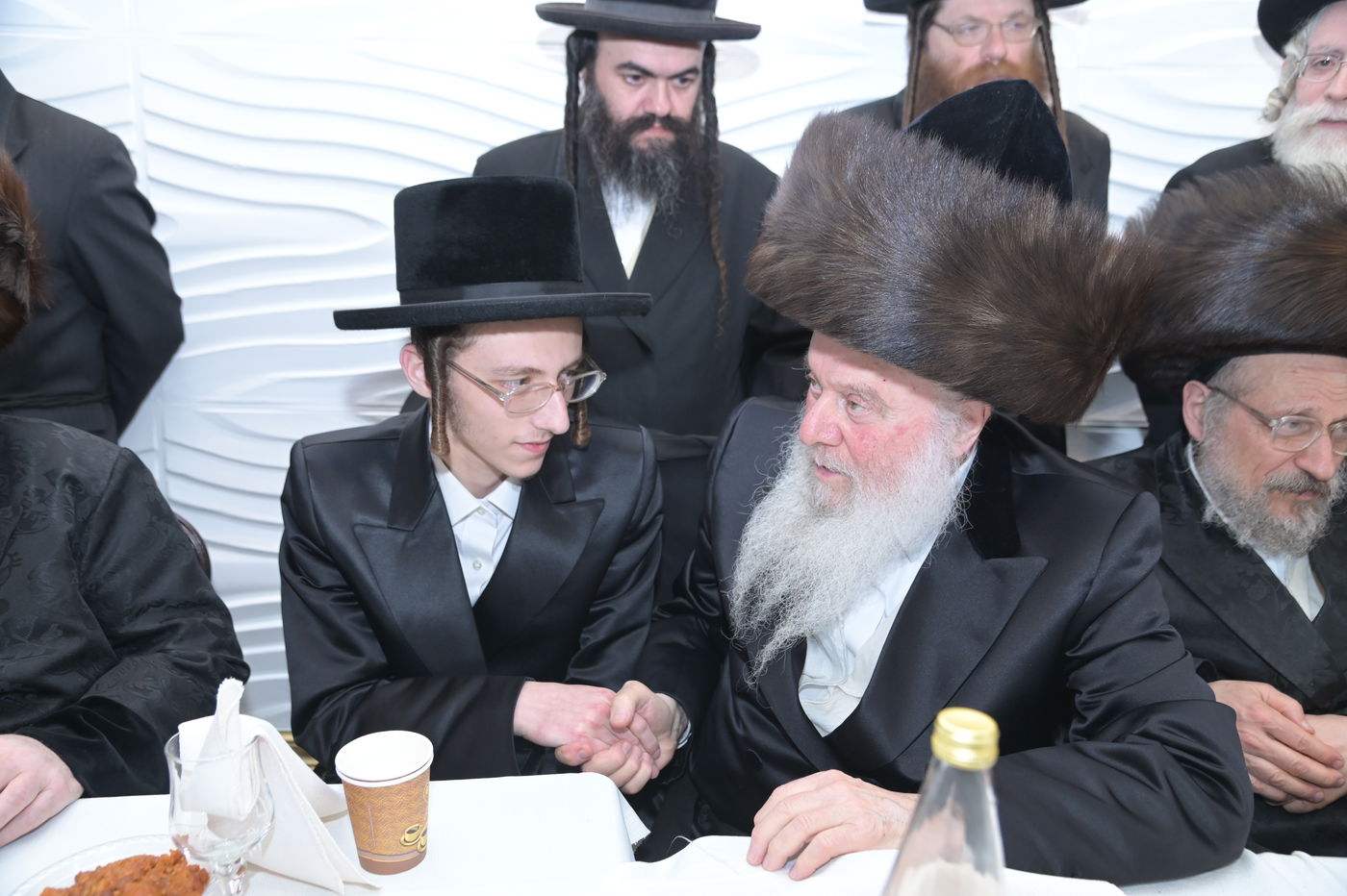 שמחת האירוסין בחצרות וואסלוי - אנטניא - קוז'ניץ