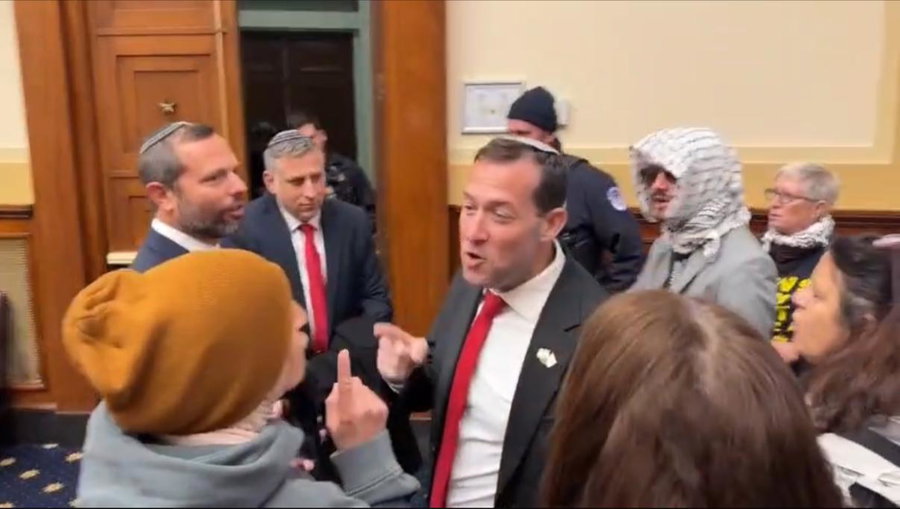 תקרית חריגה בוושינגטון: פעילים פרו פלסטינים ניסו לתקוף את ראשי הרשויות