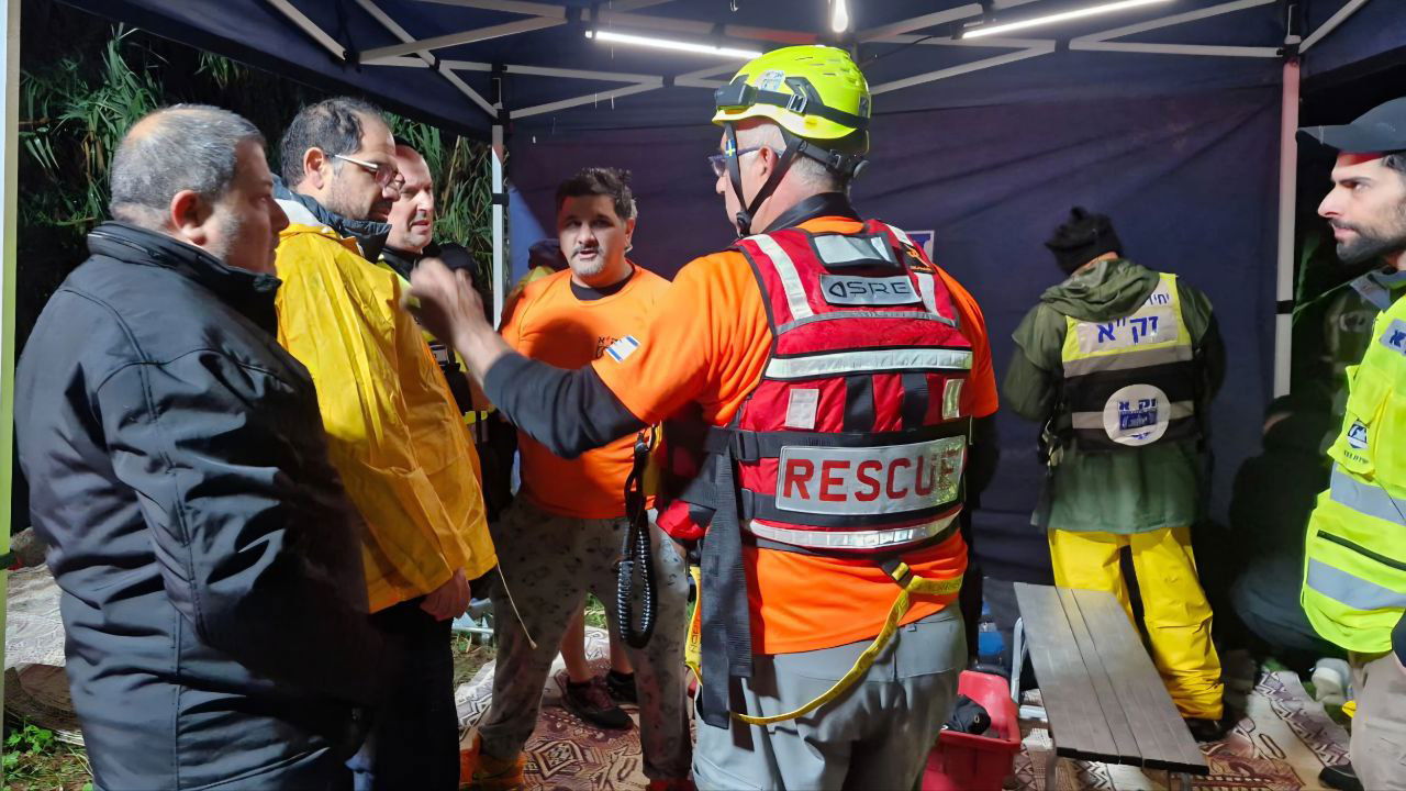 החיפושים לאורך הלילה