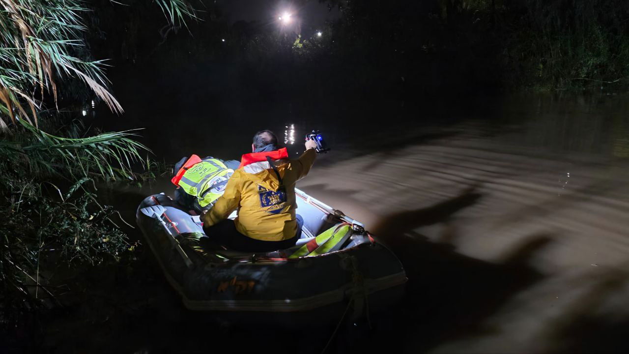 החיפושים לאורך הלילה