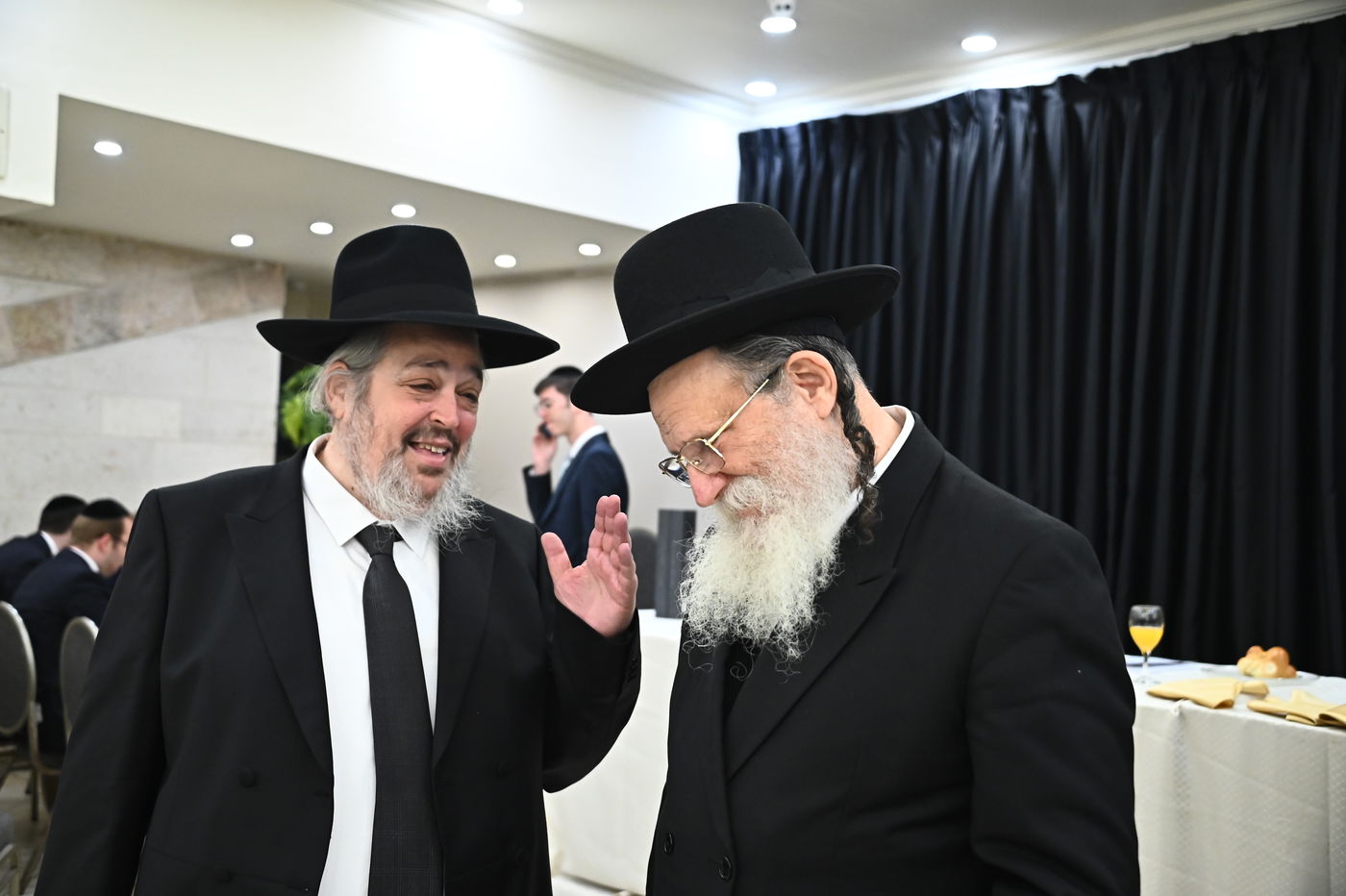 שמחת נישואי בנו של הרב יצחק קורלנסקי עם נכדת רבי שריאל רוזנברג