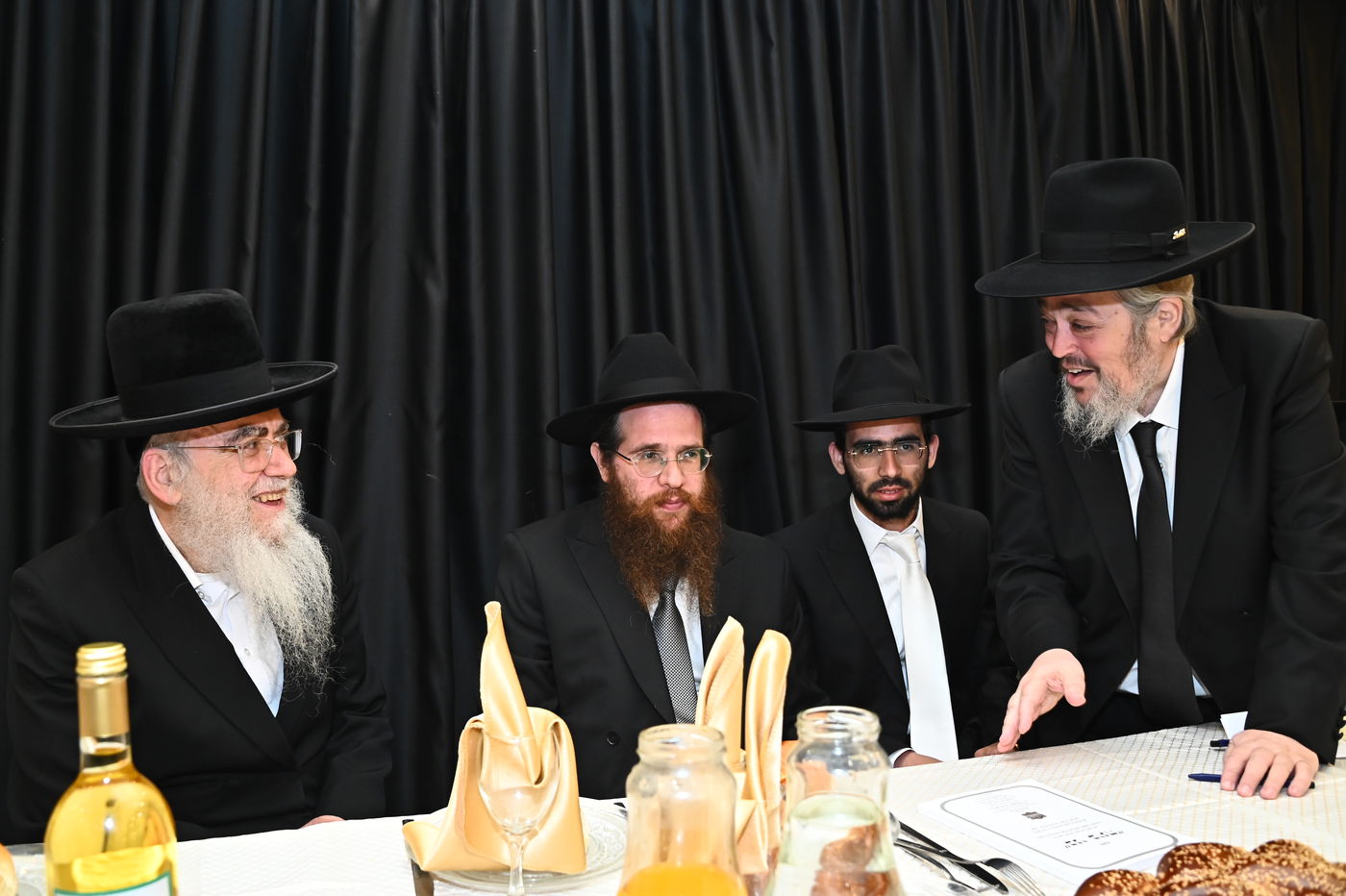 שמחת נישואי בנו של הרב יצחק קורלנסקי עם נכדת רבי שריאל רוזנברג