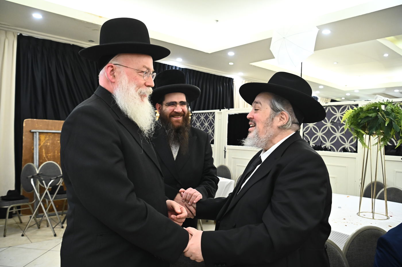 שמחת נישואי בנו של הרב יצחק קורלנסקי עם נכדת רבי שריאל רוזנברג