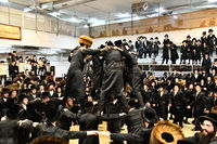 שמחת בית מכנובקא בעלזא - ערלוי - שידלובצא