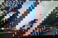 הדלקת נרות חנוכה בחצה"ק גור