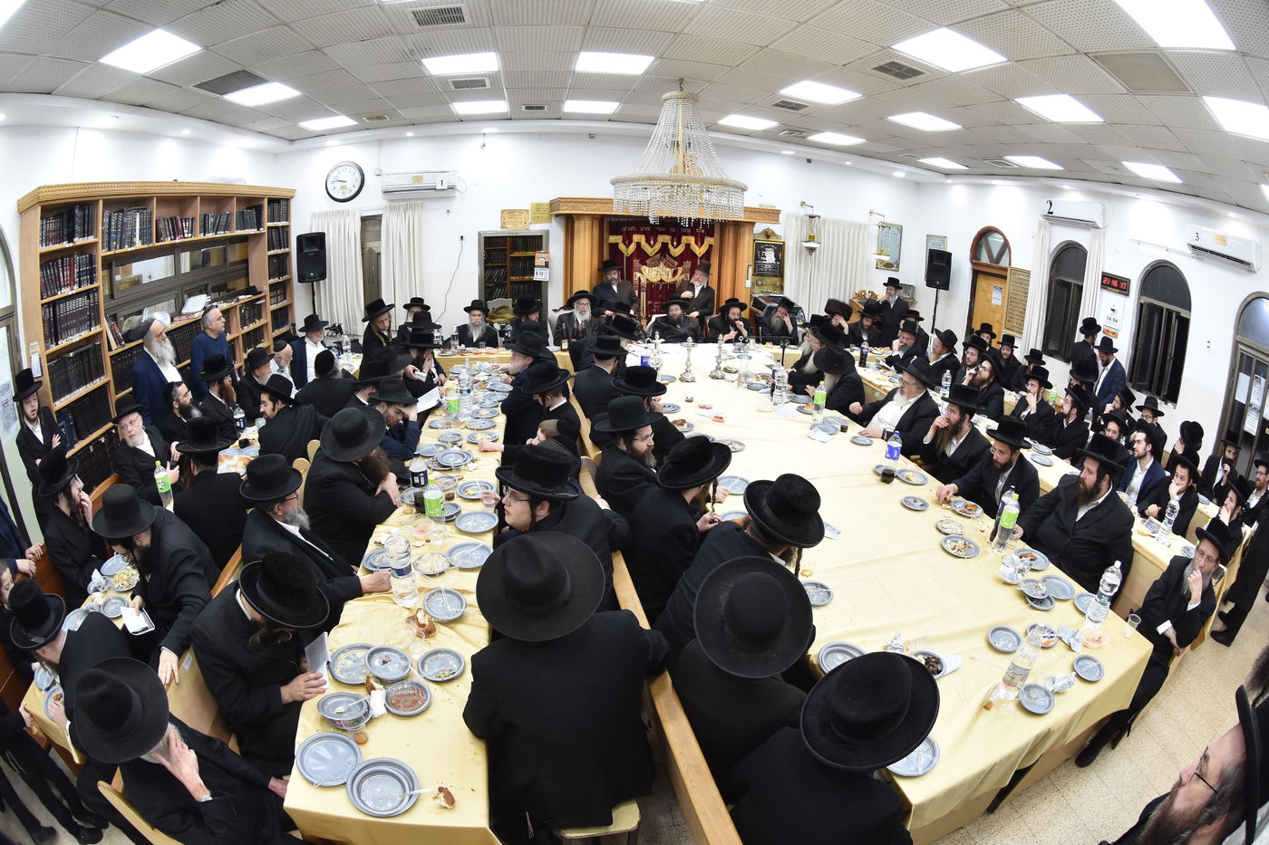 הילולא קדישא בצאנז ז'מיגרד 