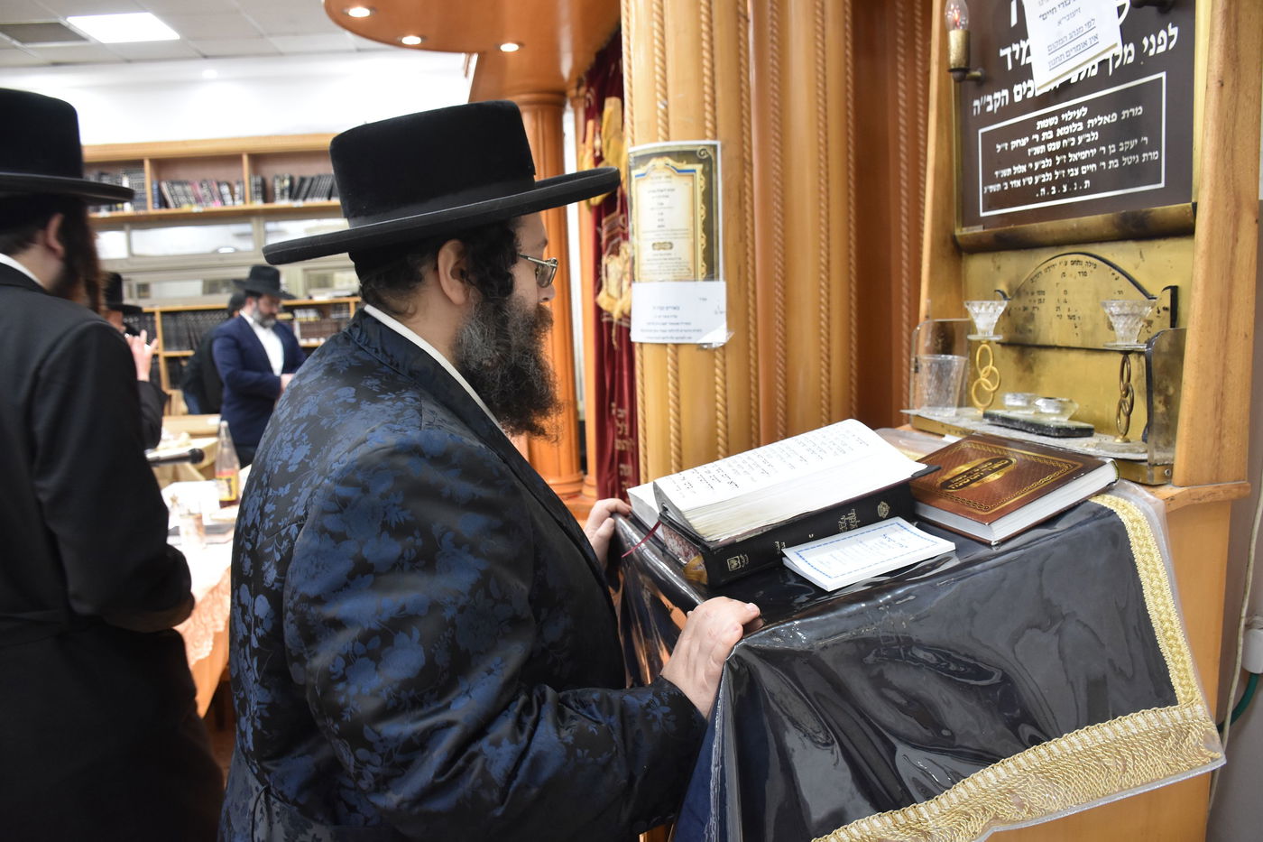 הילולא קדישא בצאנז ז'מיגרד 