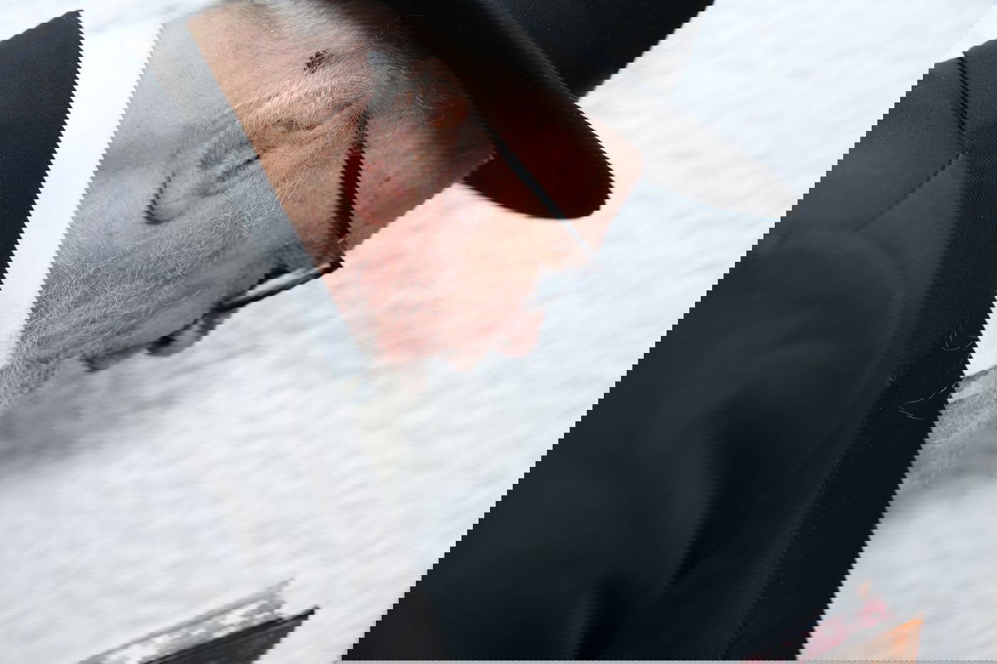 הגרמ"ה הירש בהדלקת נרות חנוכה