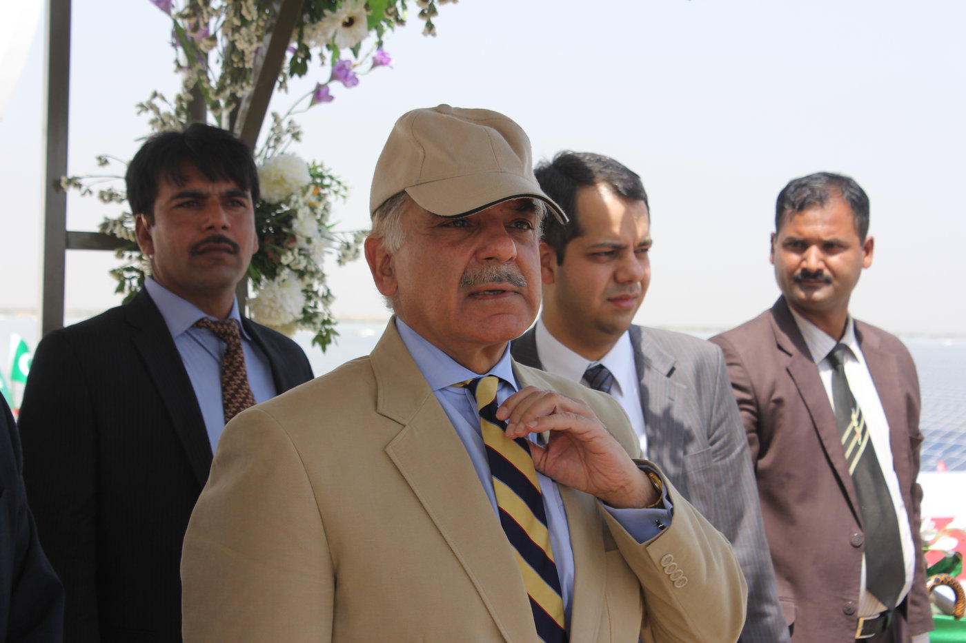 ראש ממשלת פקיסטן שהבז שריף