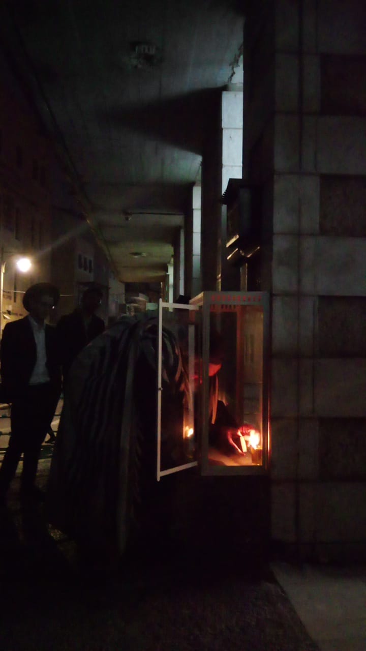 המקובל רבי יעקב עדס בהדלקת נר חנוכה