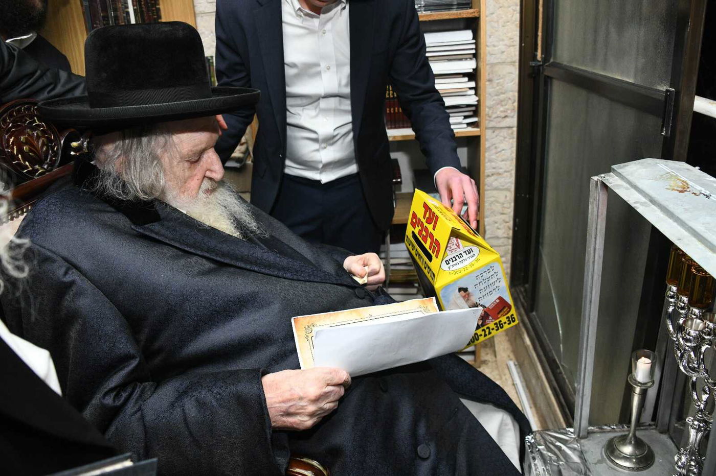 גדולי הדור מתפללים על תורמי ועד הרבנים