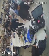 דאגה בבני ברק: גברים ערבים קנו חליפות וציציות - השב"כ מעורב בחקירה | תיעוד 