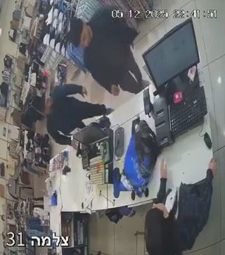 דאגה בבני ברק: גברים ערבים קנו חליפות וציציות - השב"כ מעורב בחקירה | תיעוד 